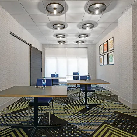 Holiday Inn Express - Milwaukee Downtown By Ihg-2